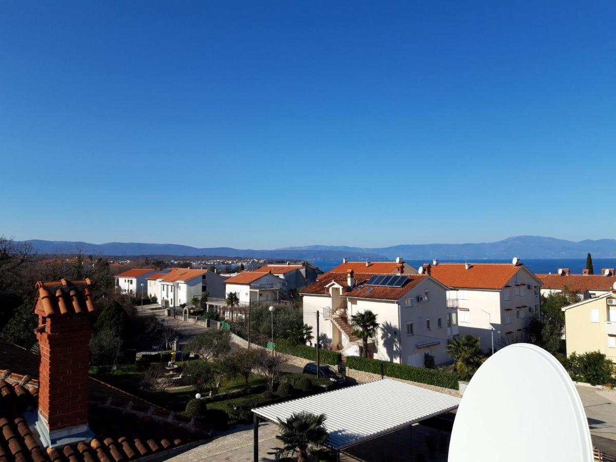 Apartments Kamelija Malinska Buitenkant foto