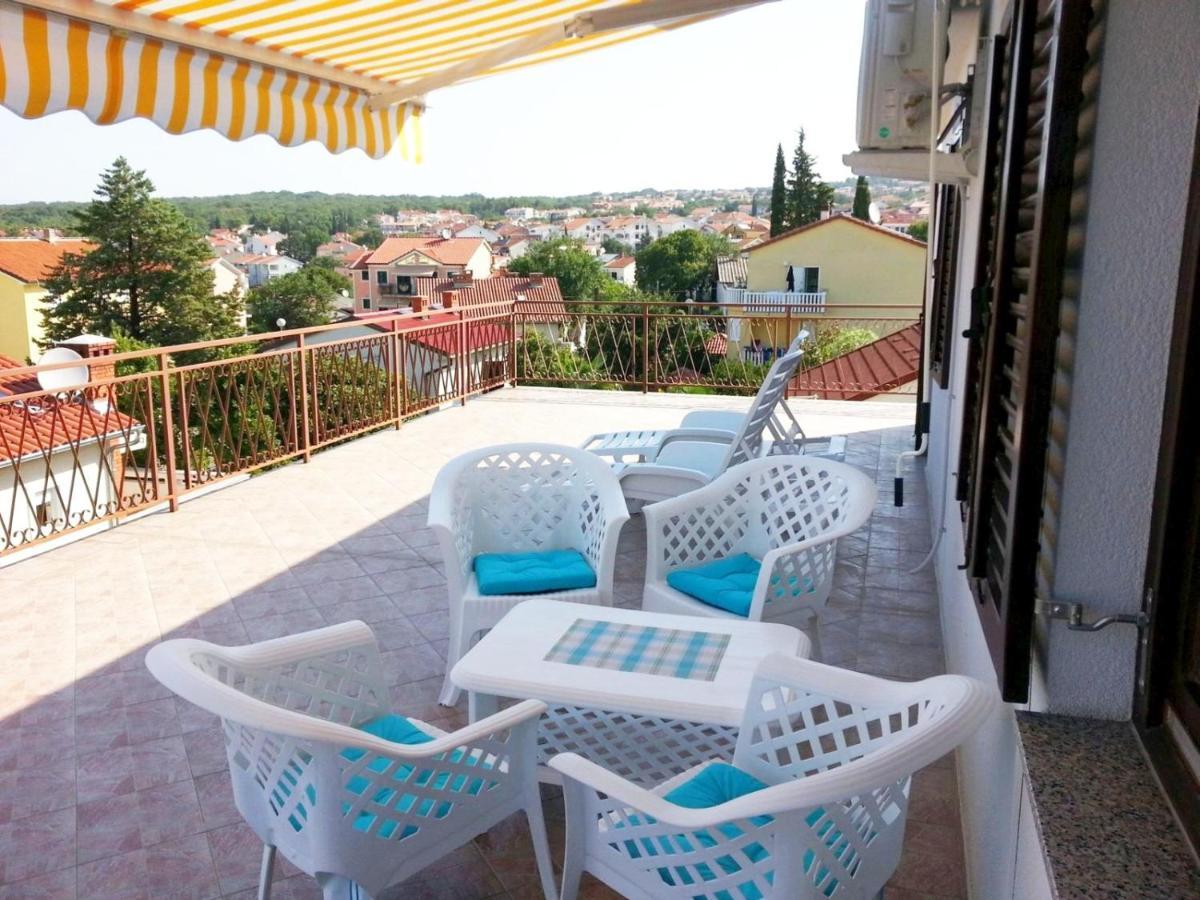 Apartments Kamelija Malinska Buitenkant foto