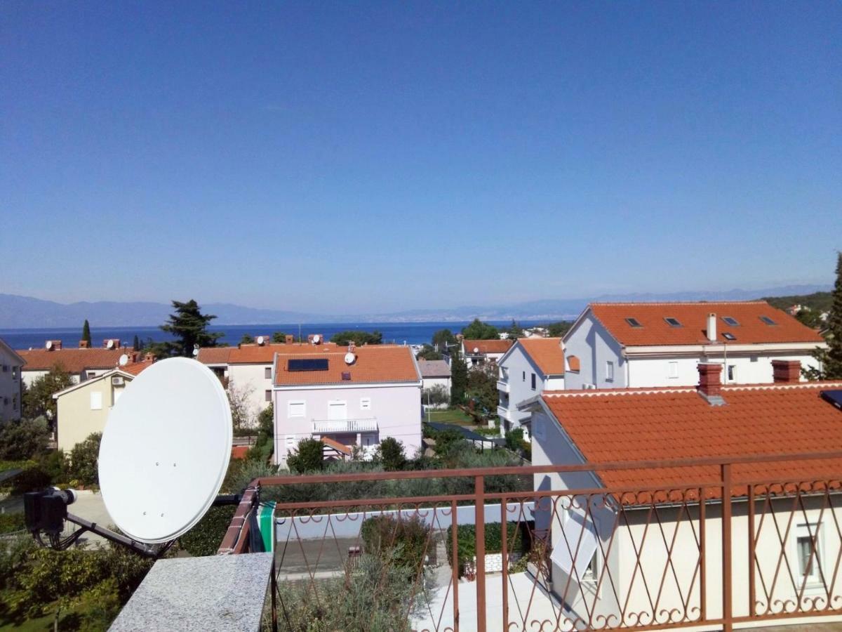 Apartments Kamelija Malinska Buitenkant foto