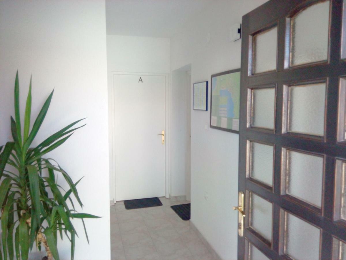 Apartments Kamelija Malinska Buitenkant foto
