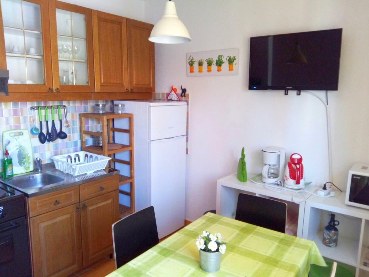 Apartments Kamelija Malinska Buitenkant foto